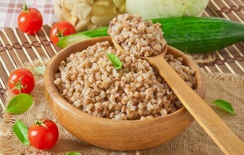 Buckwheat porridge and vegetables for weight loss