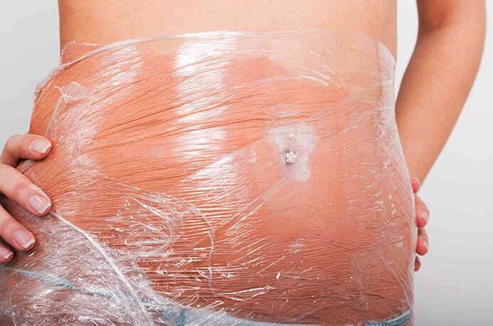 Wrapping it with cling film promotes fat burning in the problem area
