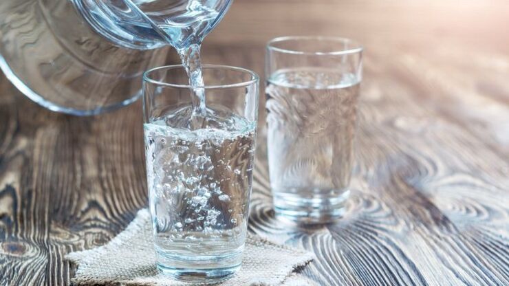 a glass of water for a drinking diet