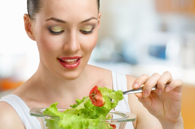 To achieve the goal of losing weight in a week, the girl only conditionally eats healthy foods