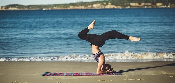 Outdoor yoga to lose weight