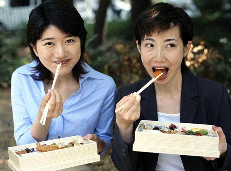 slim Japanese girls